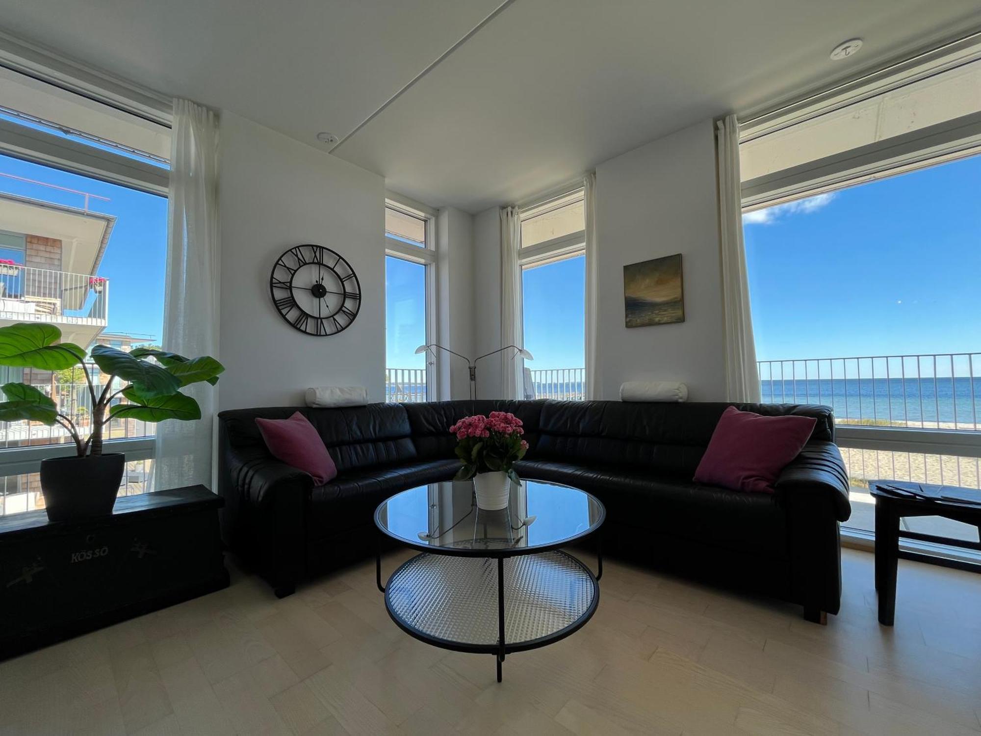 Ahusbrygga Apartment Hotel Esterno foto